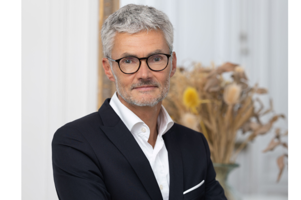 Franchise ixina : Jean-François Charvat nommé nouveau directeur général ixina France