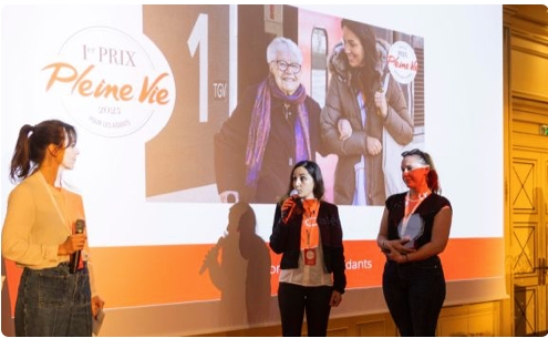 Franchise Senior Compagnie décroche le prix pleine vie 2025 pour les aidants familiaux !