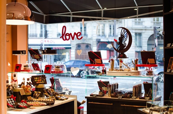 Interview de Laurence, responsable boutique Yves Thuriès Chocolatier-Récoltant à Paris 8