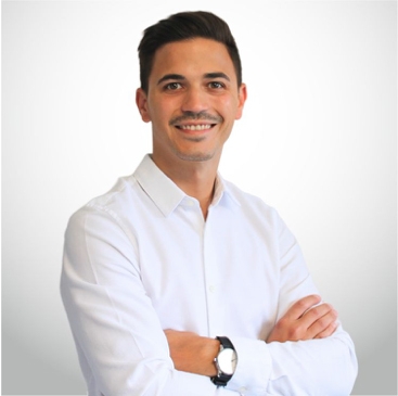 Interview de Julian Da Silva chargé d'affaires franchisé de l'agence Avenir Rénovations à Annemasse (74)