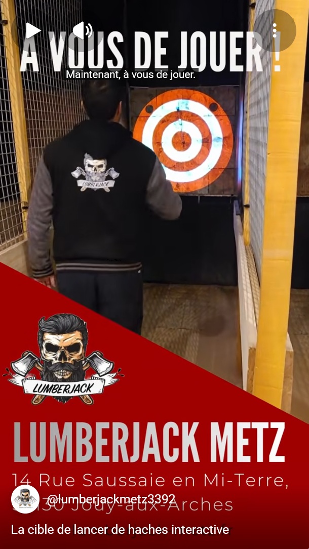 La cible de lancer de haches interactive