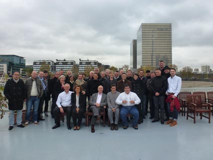 Franchise Signarama : groupe sur le bateau à Paris